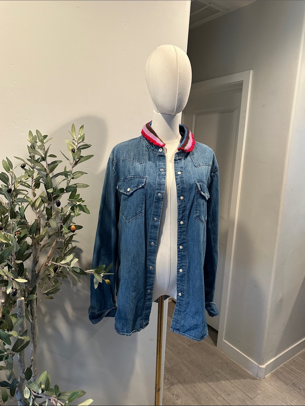 MOTHER The Collar Club Denim Shirt Jacket with Removable Crochet Collar New! - Picture 7 of 15